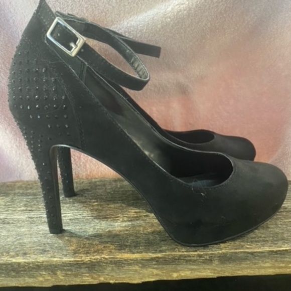 Black Pumps with Rhinestone accented heels - Picture 2 of 14